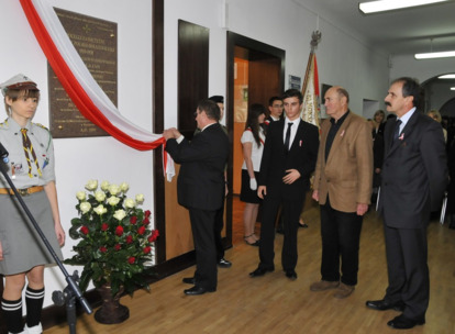 W listopadzie 2008 r. odbyła się uroczystość odsłonięcia tablicy, upamiętniającej uczniów naszej szkoły, poległych w wojnie z bolszewikami