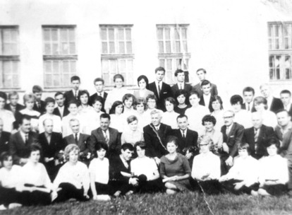 Maturzyści i nauczyciele - 1963 r.