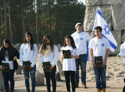 Podniosły moment – żydowska ceremonia na miejscu tragedii
