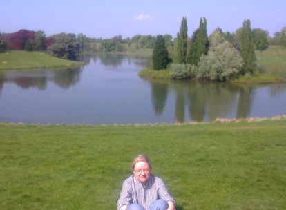 Zasłużony odpoczynek nad sztucznym jeziorem w Blenheim
